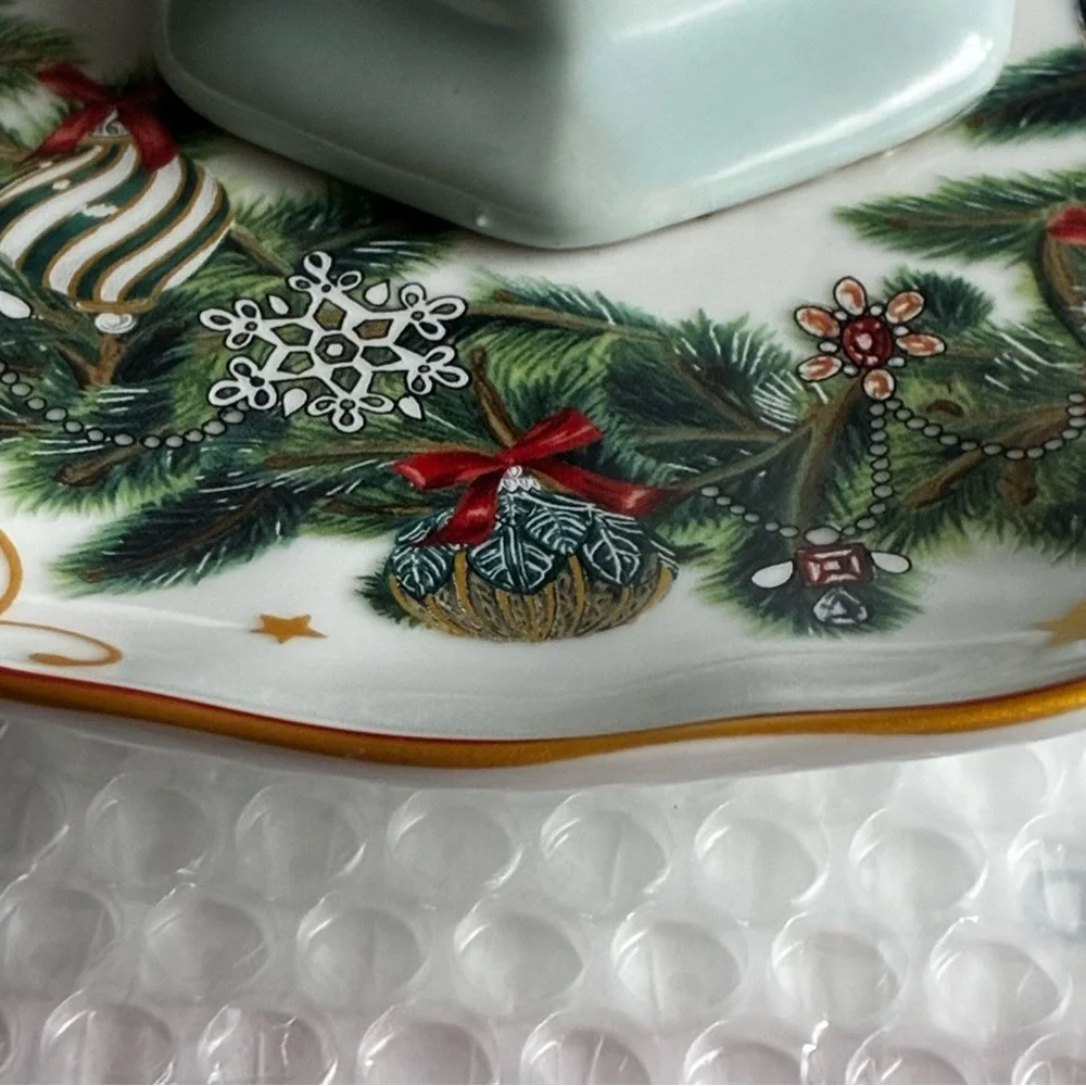 Williams Sonoma Elegant White Ceramic Footed Cake Pedestal Plate Xmas
